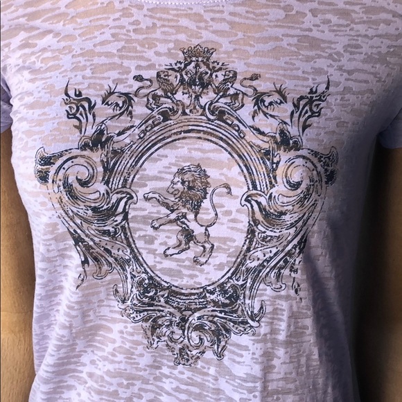 BCBG “LEO Season” T-Shirt (Brand New with Tag). - Picture 4 of 5